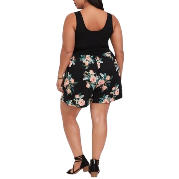 Torrid Womens Challis Romper Size 3X 3 Black Floral V-Neck Pockets Sleeveless - Picture 3 of 11